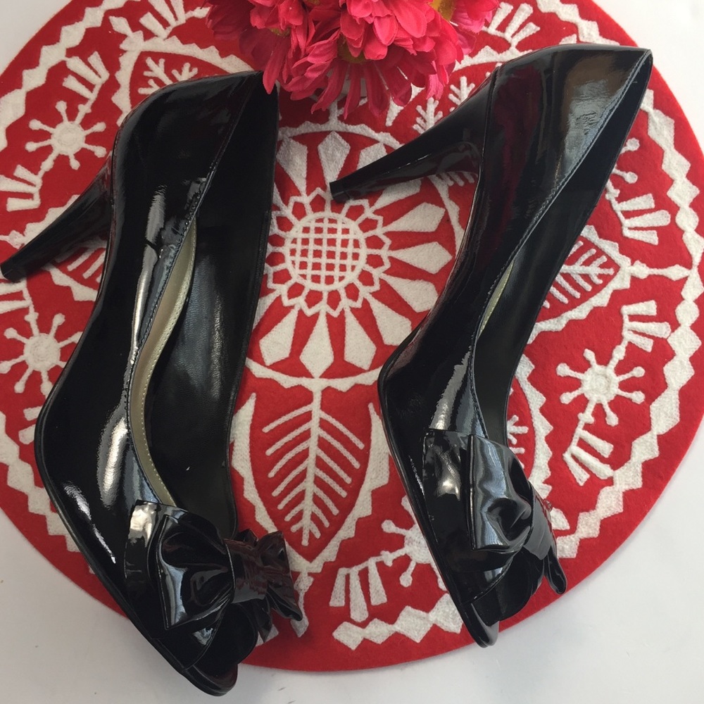 LOFT by ANN TAYLOR patent leather pumps